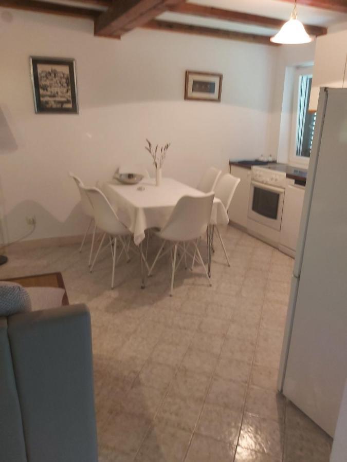 מליני Holiday Home Olive Mill מראה חיצוני תמונה